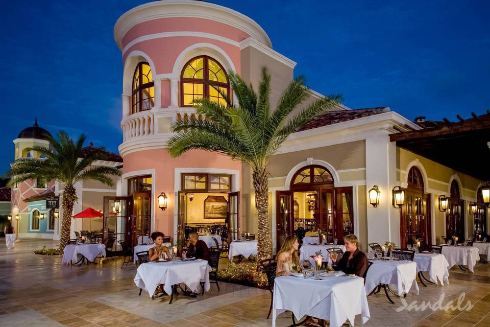 A view of the outdoor dining area