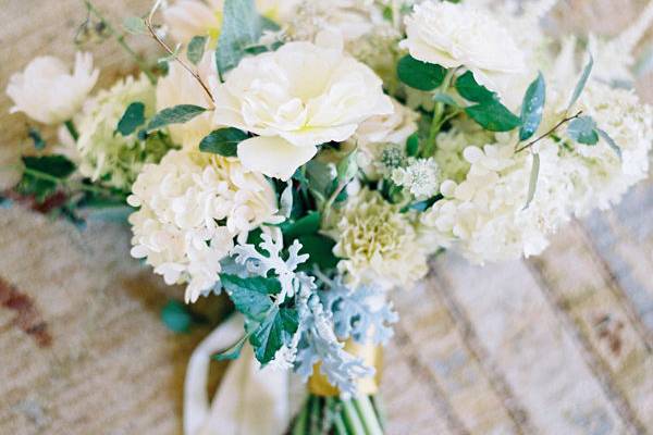 Scabiosa, dusty miller and lisianthus from gardens