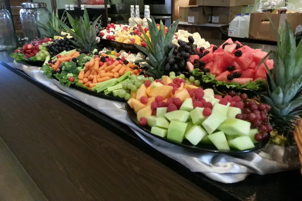 Hy-Vee Catering - Lee's Summit East Hy-Vee | Des Moines Wedding Caterer | 3  Reviews