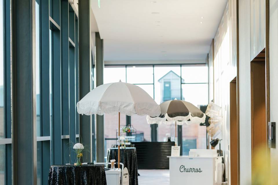 Avenue Foyer