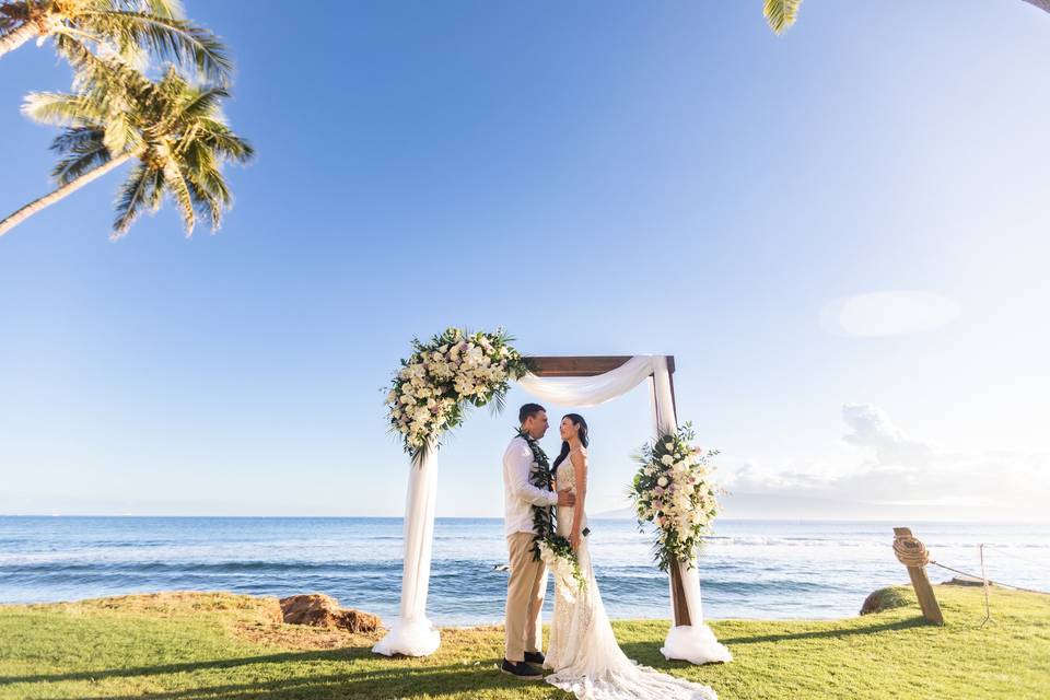 Makai Lawn Couple