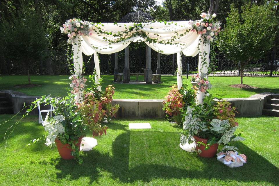 Cascading Chuppah