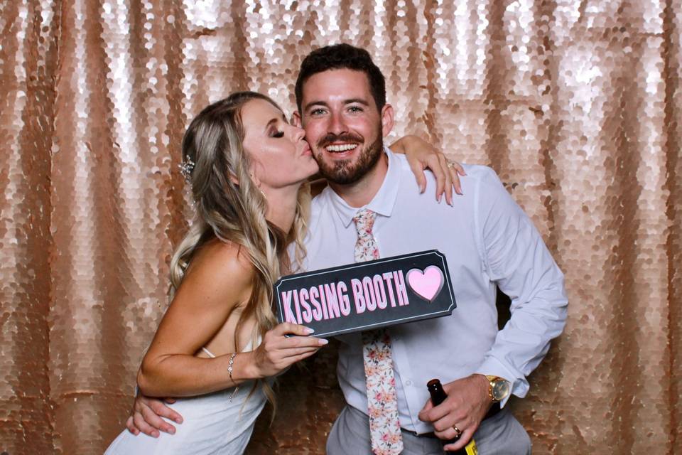 Kissing booth