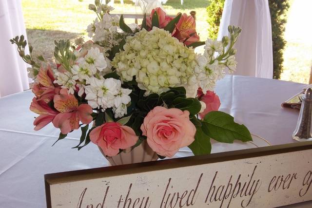 DESIGNS BY JANICE FLORIST