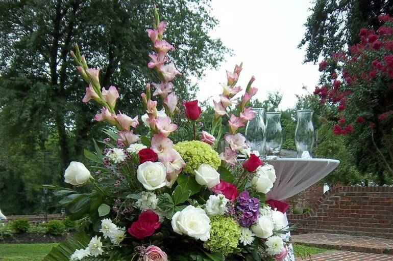 DESIGNS BY JANICE FLORIST