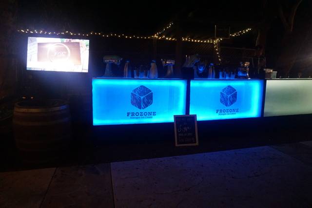 Color changing bar