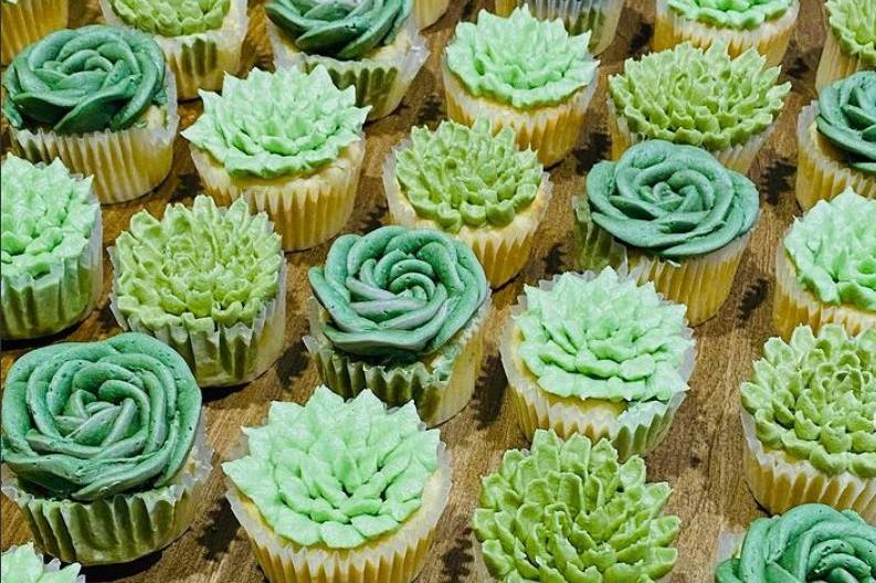 Buttercream succulent cupcakes