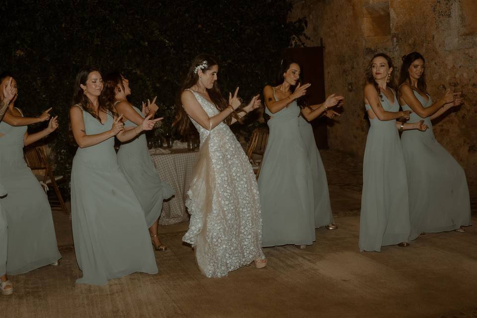 MM AMIGAS NOVIA