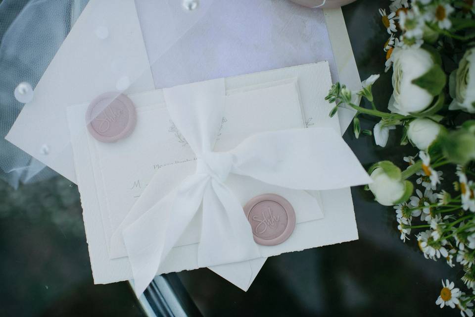 Elegant invite suite