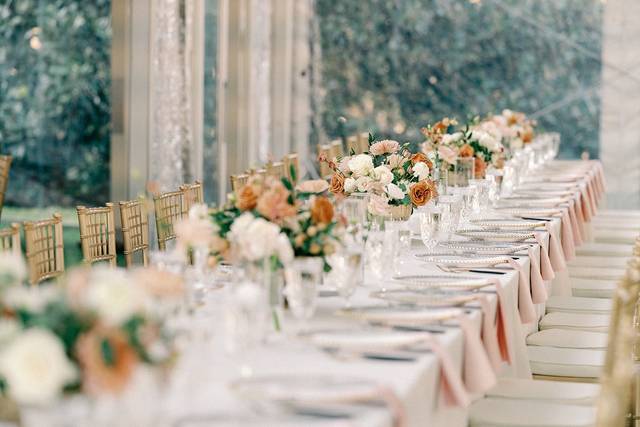 Head table design at Woodbine