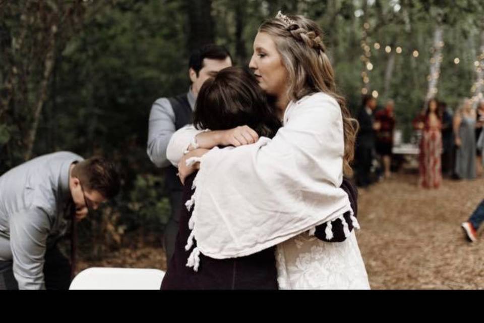 Hugs from the Bride❤️