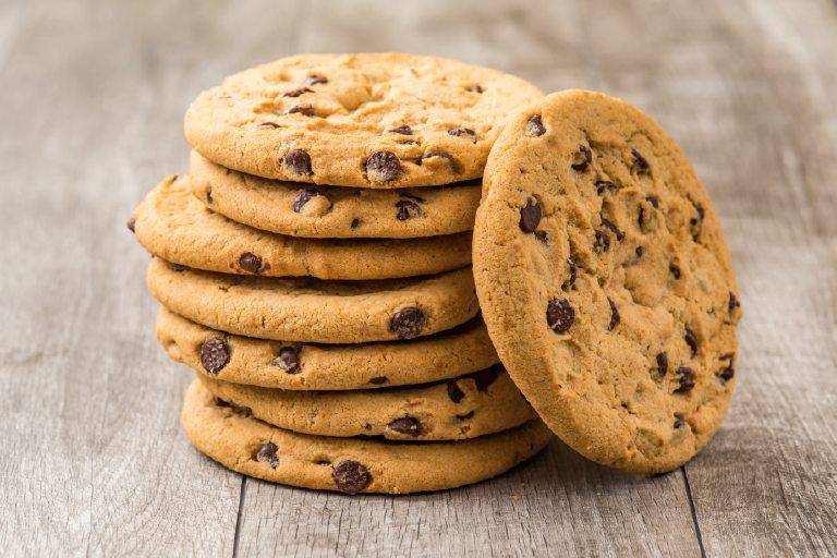 Giant Chocolate Chunk Cookie