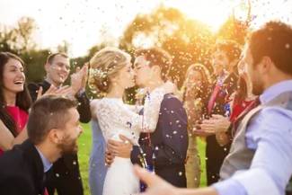 Elopements & Backyard Weddings