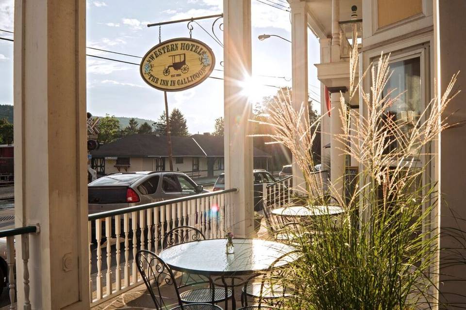 Patio - Western Hotel