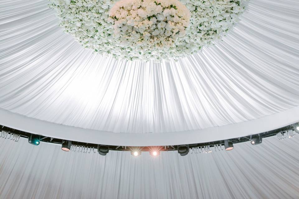 Cake lowering from ceiling