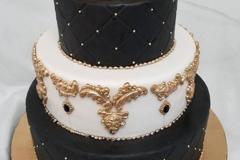 Black and gold elegant cake