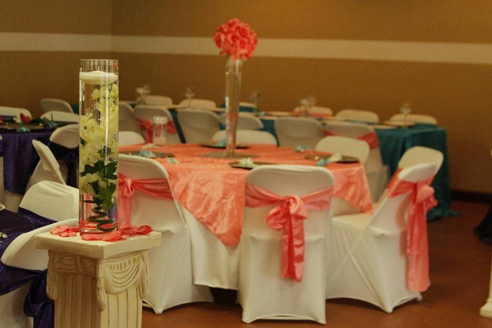 Table setting with centerpiece