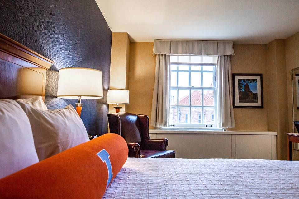 Queen-bed hotel room