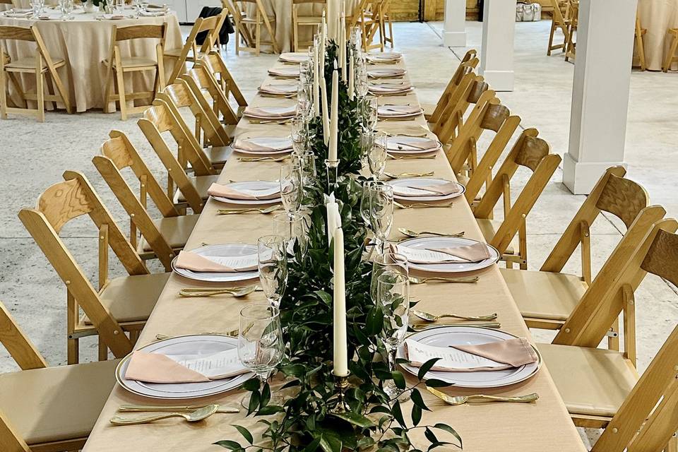 Garland head table