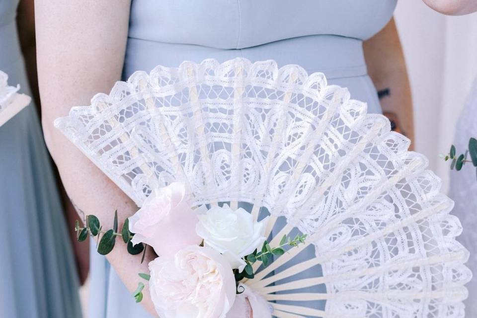 Bridesmaid bouquets with fans