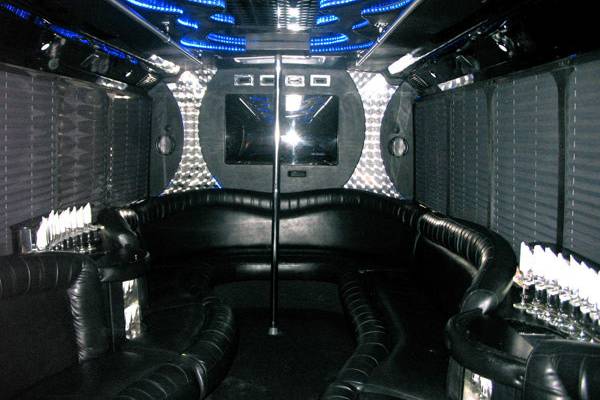 Party Bus - White 26 Pass Extra2