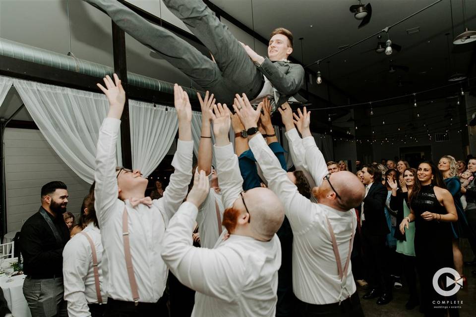 Groom Toss