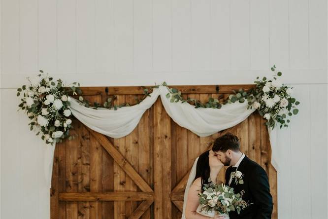 Beautiful kissing backdrop