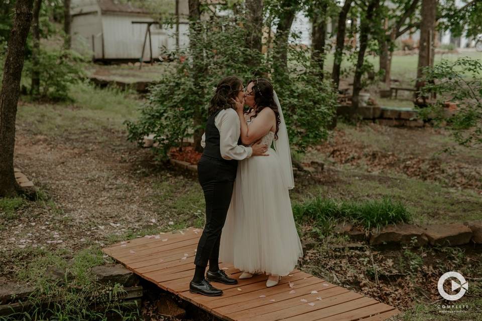 Sweet kiss on the bridge