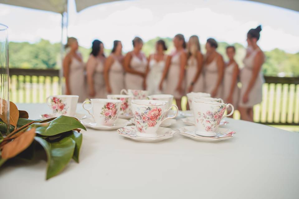 https://cdn0.weddingwire.com/vendor/728080/3_2/960/jpeg/madisons-magnolia-events-tea-cups_51_2080827-164306211970185.jpeg