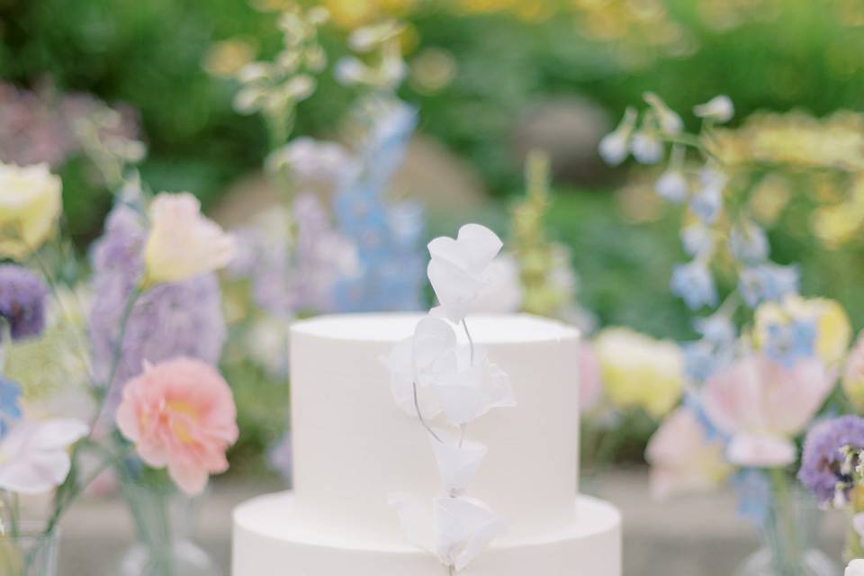 Whimsical wedding - cake decor