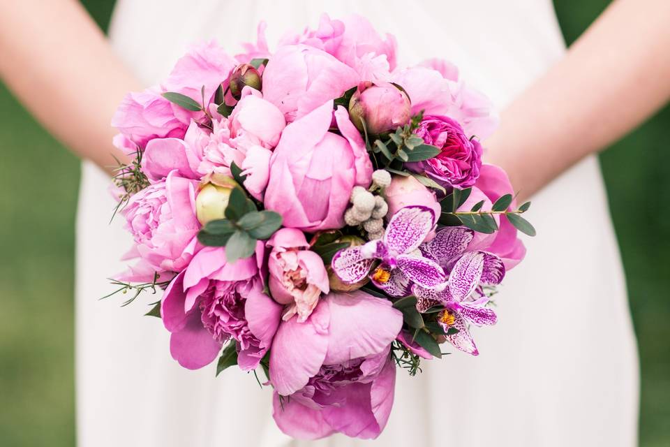 Wedding floral arrangement