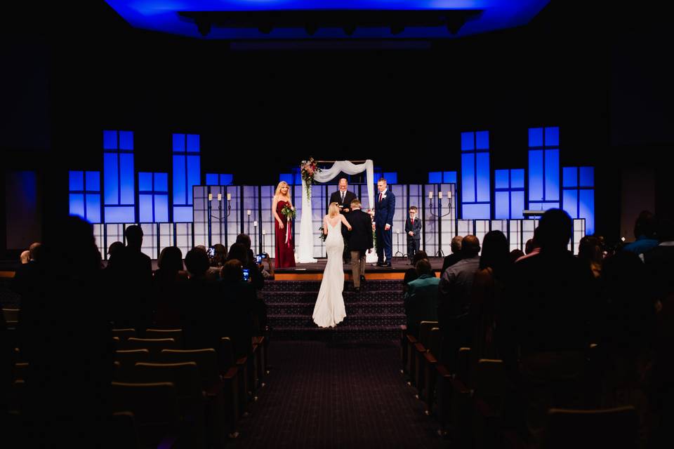 Exchanging vows - Kaitlyn Bernauer Photography