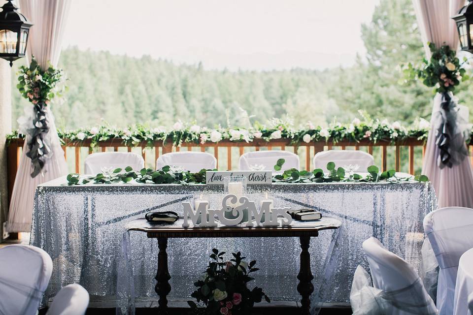 Head table setup