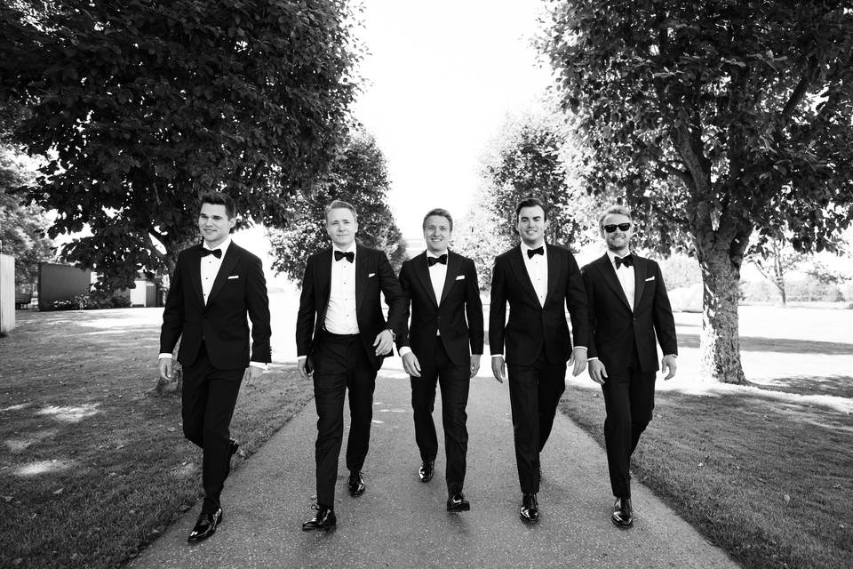 Groomsmen and groom