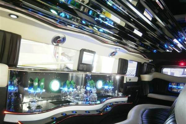 Luxury Wedding Limo of Seattle
