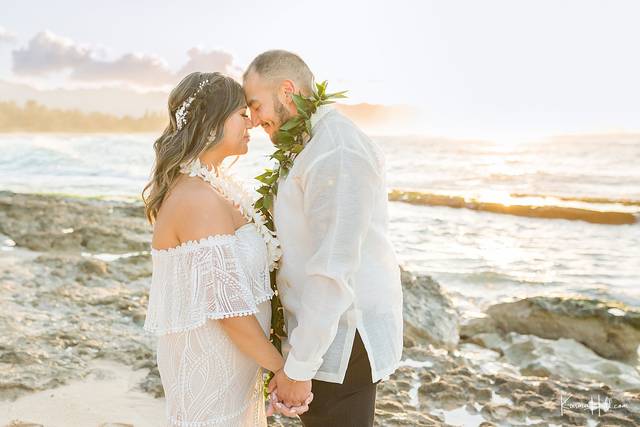 Simple Oahu Wedding