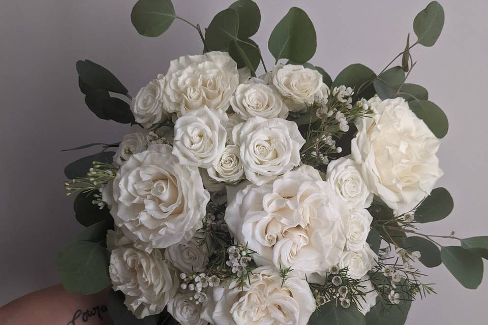 Classic white & green bouquet
