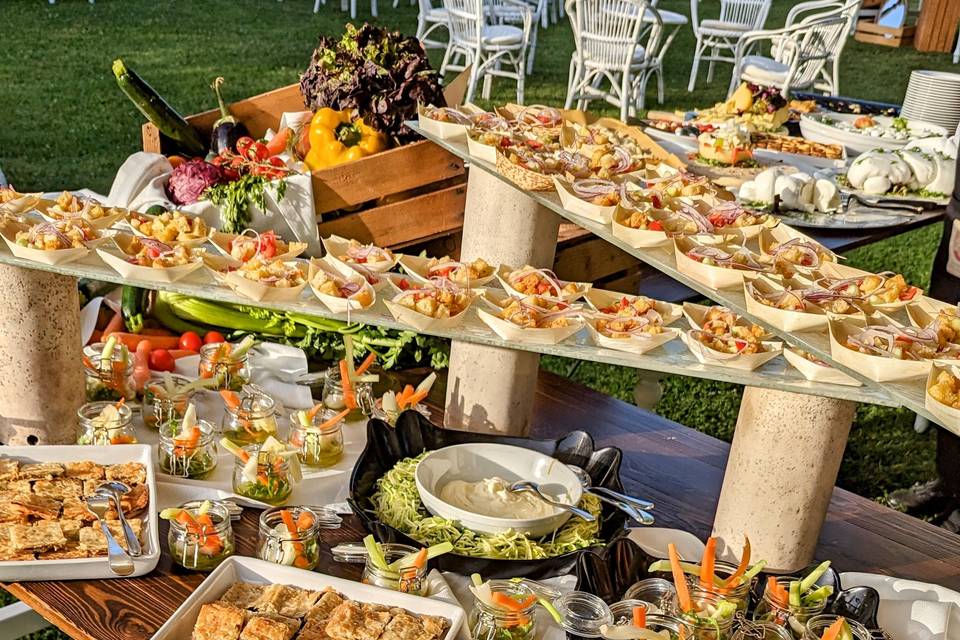 Buffet in the park