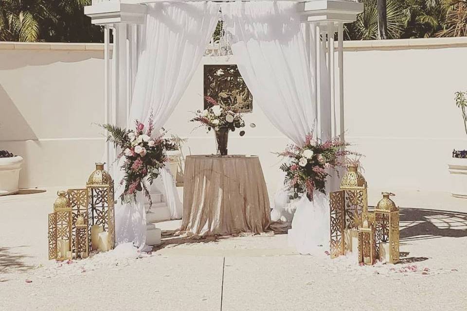 Ceremony gazbeo backdrop