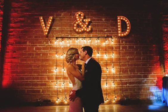 First dance - Market lights