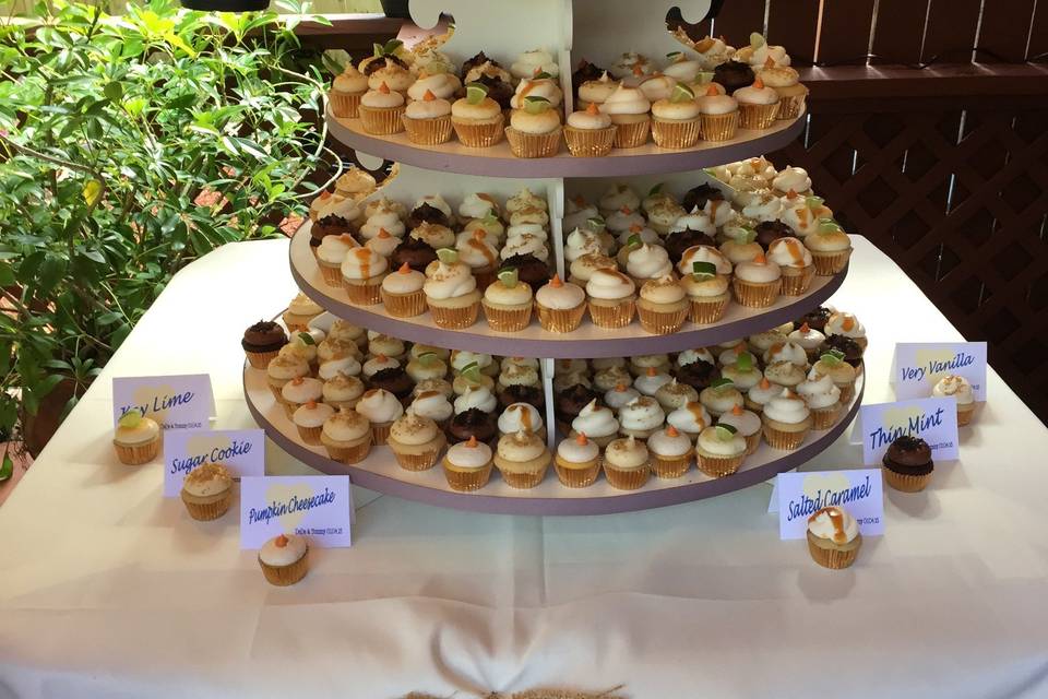 Outdoor cupcake table