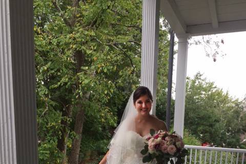 Beautiful brides deserve a beautiful setting. Photo opps abound in the gardens and on the porches.