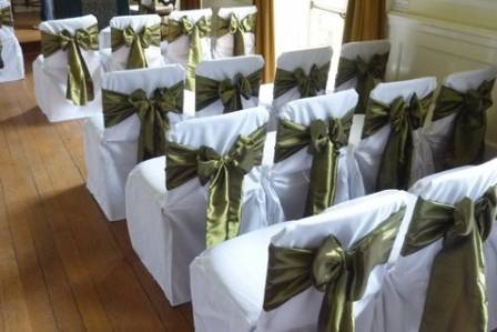 Green chair bows