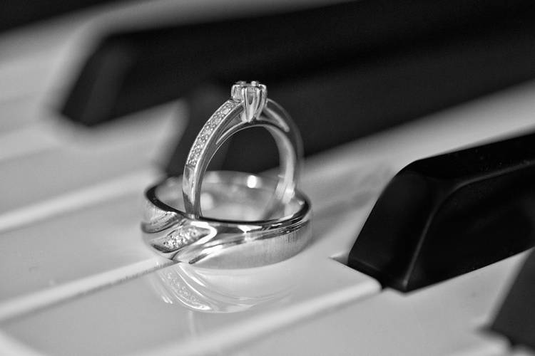 Ring piano