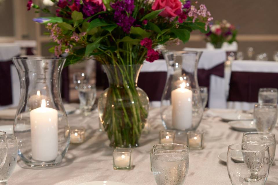 Table setting with house centerpieces