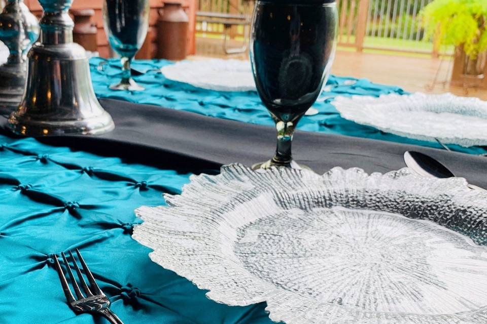 Turquoise pucker tablecloth