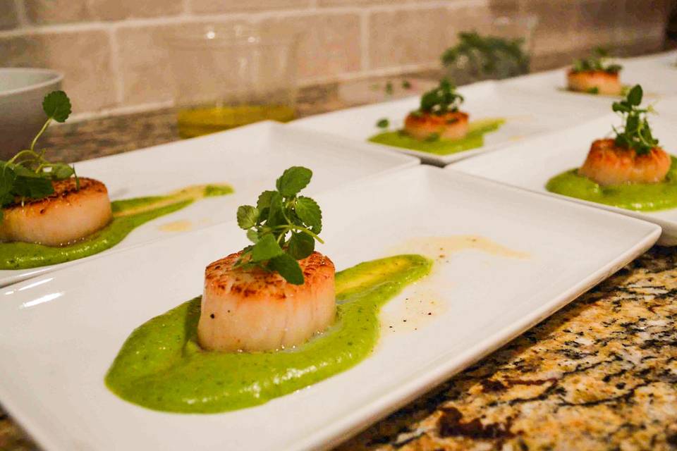 Pan seared scallop, pea and mint soup