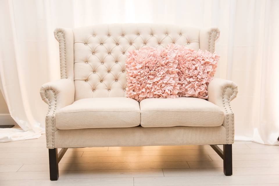 Lauren Loveseat