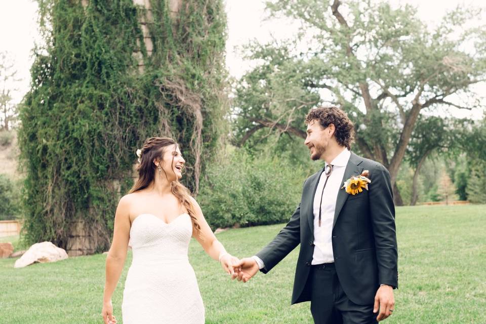 Mountain wedding couple