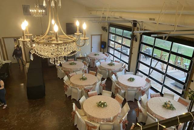 Indoor Hall- in-house linens